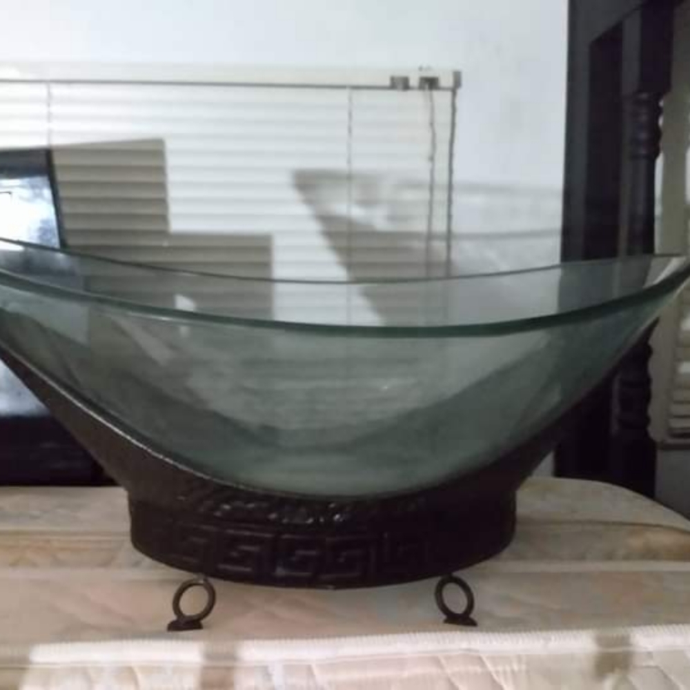 Glass bowl